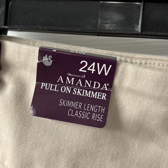 Gloria Vanderbilt Size 24W Pull On Skimmer Capris - Picture 2 of 7